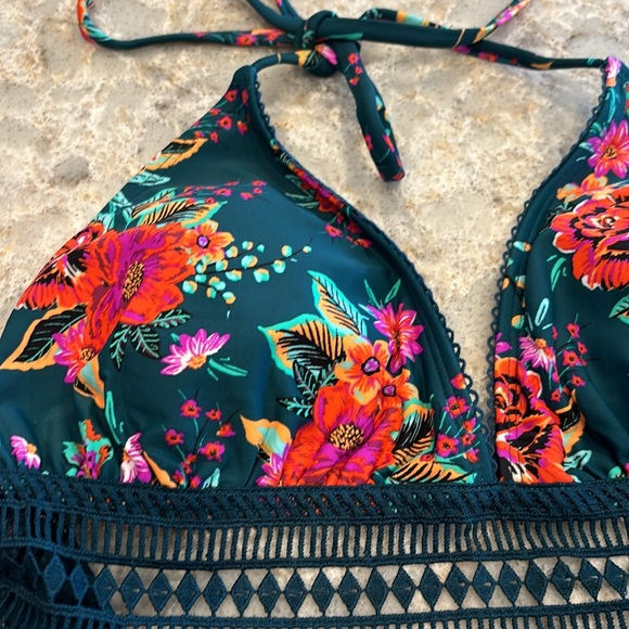 Xhilaration swim top/ XL floral and lace. From Target women - Picture 2 of 6